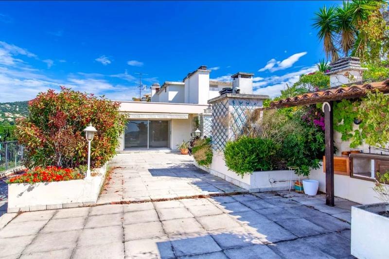 Appartement - 144 m² - 4 pièces