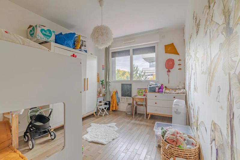 Appartement - 100 m² - 4 pièces