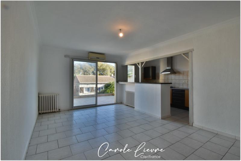 Maison - 99 m² - 4 pièces