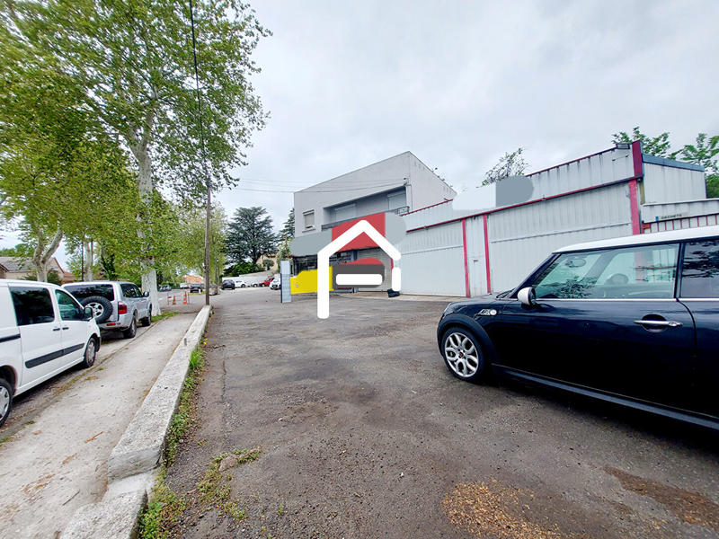 Local commercial - 197 m² - 3 pièces