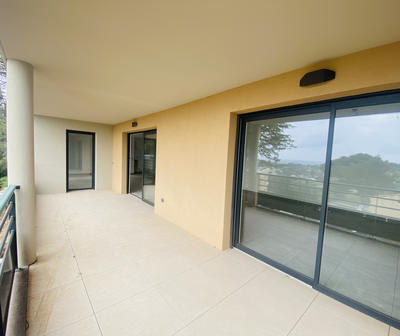 Appartement - 129 m² - 3 pièces