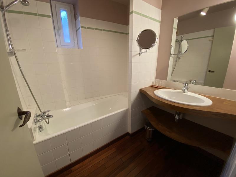 Propriété - 900 m² - 21 pièces