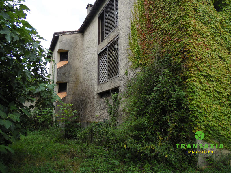 Maison contemporaine - 665 m² - 25 pièces