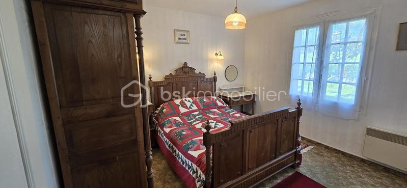 Maison - 244 m² - 9 pièces