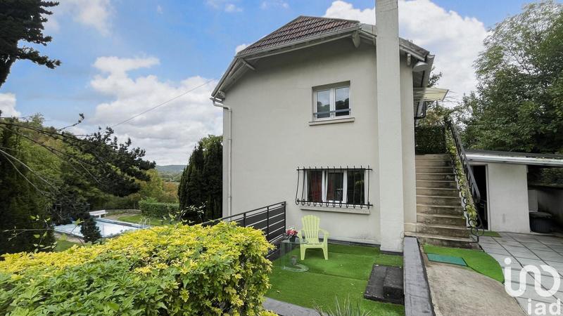 Maison - 213 m² - 8 pièces