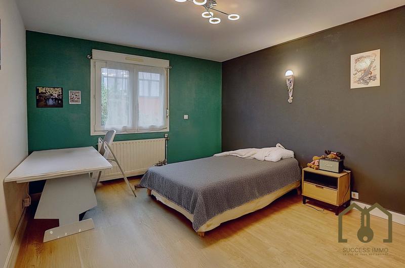 Maison - 176 m² - 7 pièces