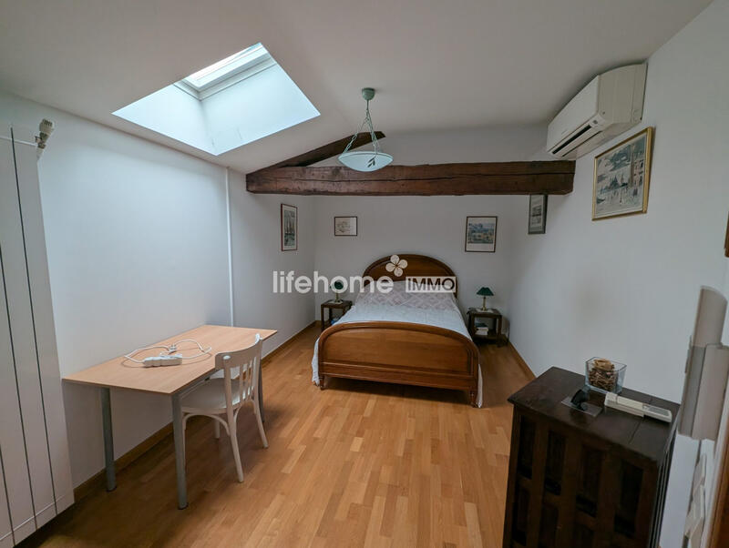 Appartement - 243 m² - 7 pièces