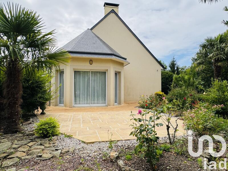 Maison - 210 m² - 7 pièces