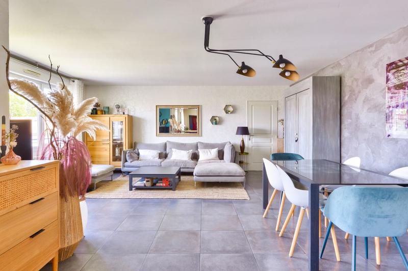 Appartement - 122 m² - 6 pièces