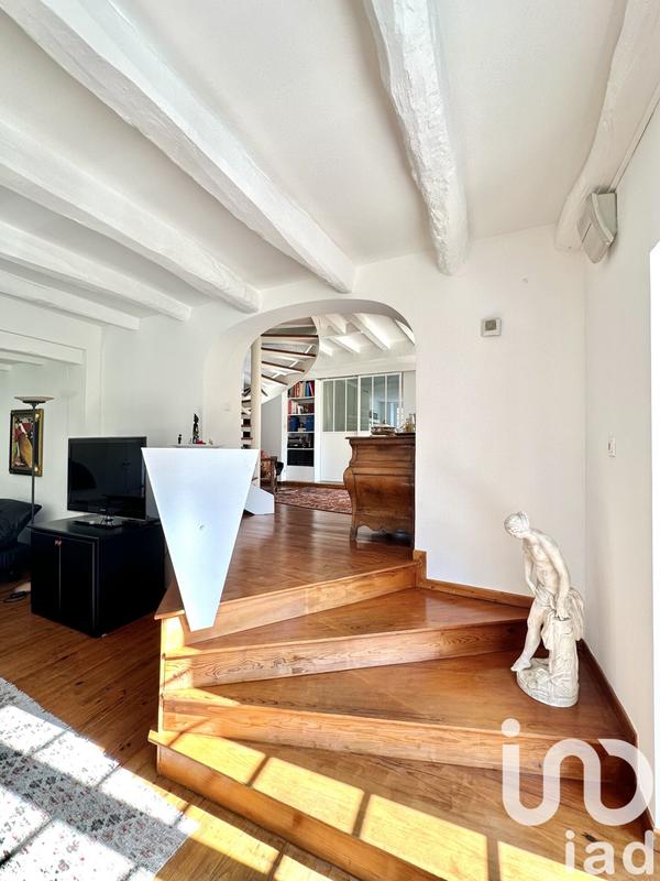 Maison - 221 m² - 8 pièces