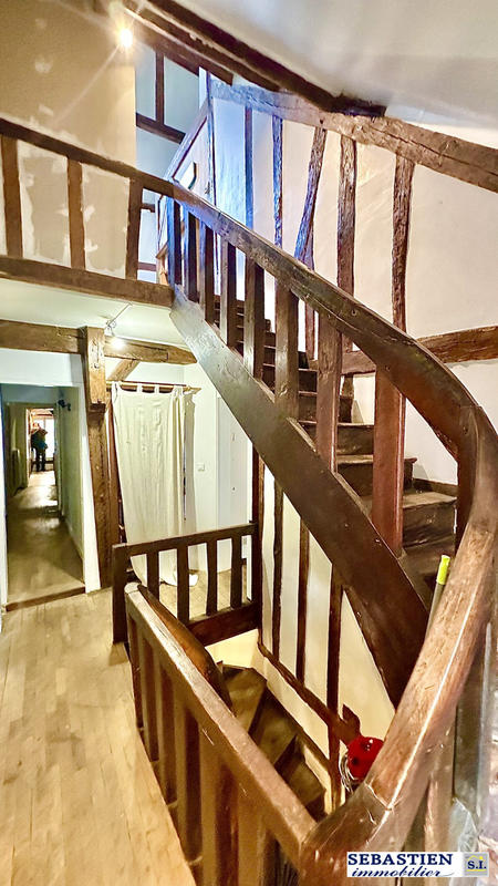 Appartement - 144 m² - 6 pièces