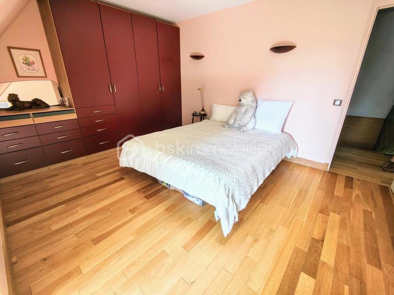 Propriété - 234 m² - 11 pièces