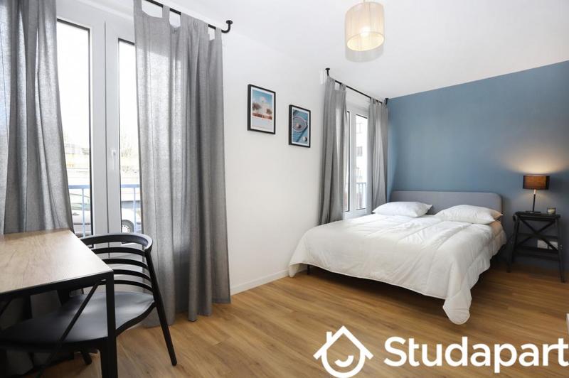 Chambre - 13 m² - 1 pièce