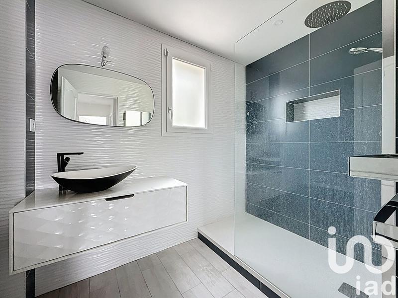 Maison - 92 m² - 5 pièces