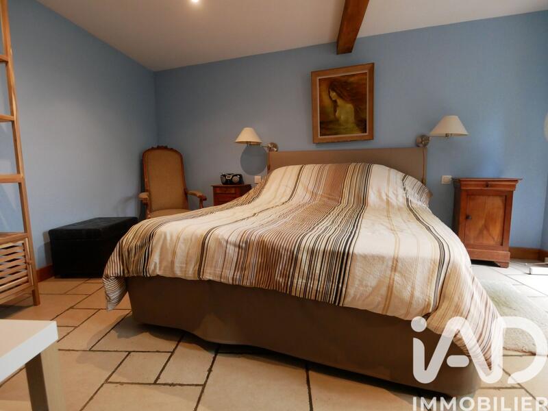 Maison - 220 m² - 8 pièces