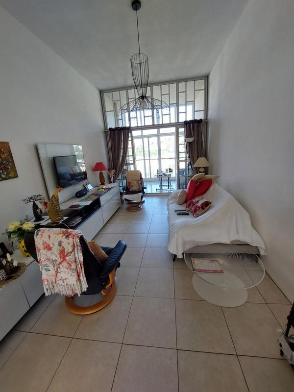 Appartement - 99 m² - 4 pièces