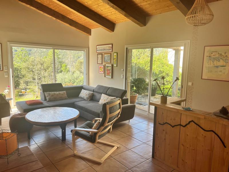 Maison - 266 m² - 9 pièces