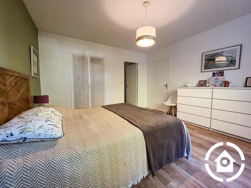 Maison - 212 m² - 8 pièces