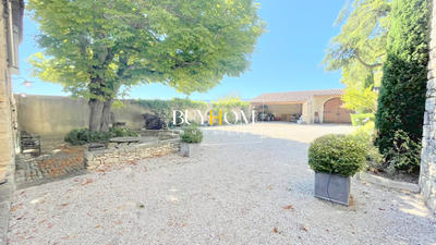 Maison - 304 m² - 8 pièces