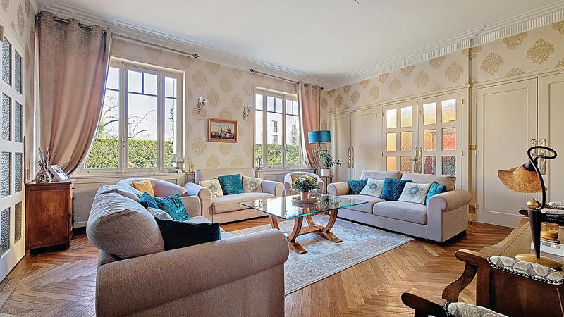 Maison - 196 m² - 8 pièces