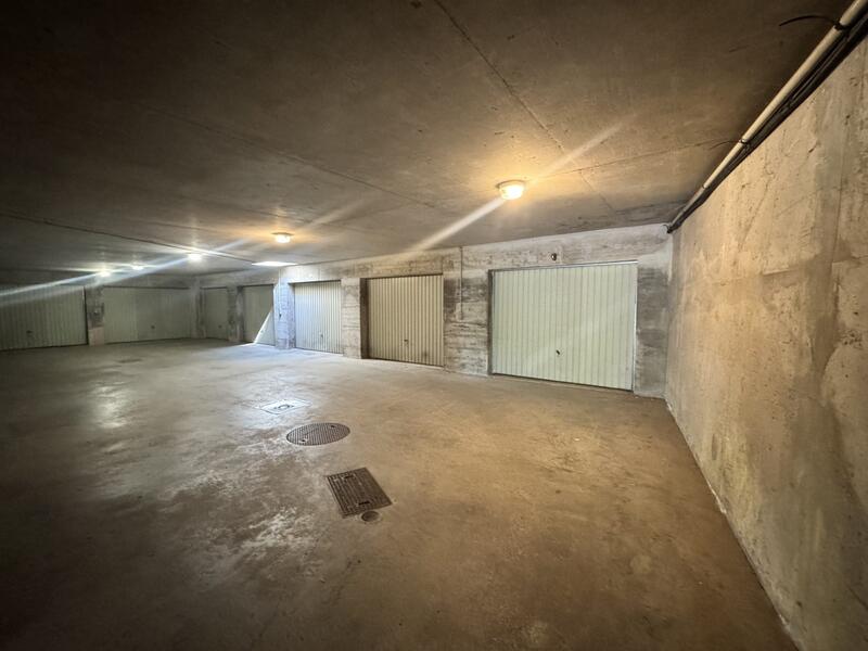 Parking / Garage - 15 m²