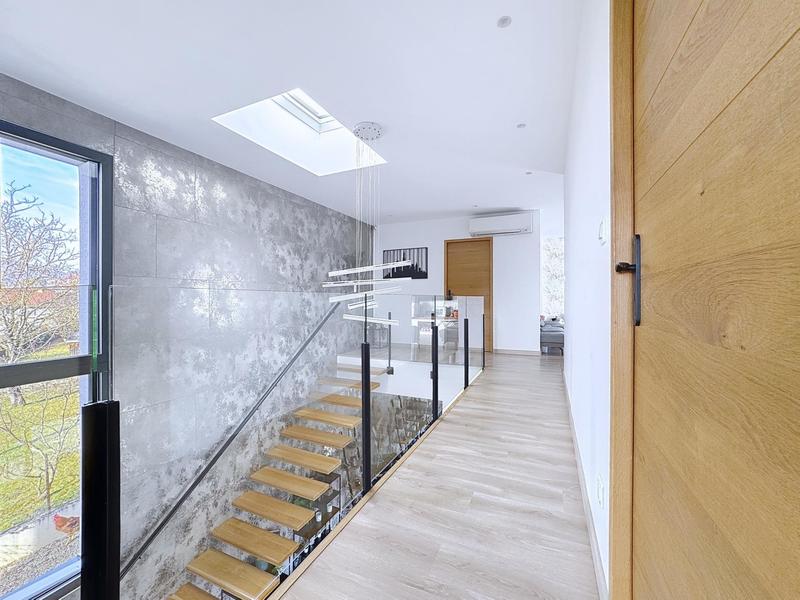 Maison - 182 m² - 6 pièces