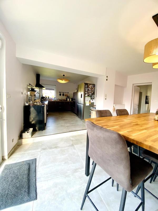 Maison - 204 m² - 7 pièces