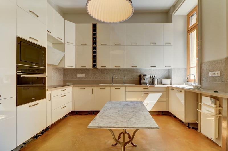 Appartement - 253 m² - 5 pièces