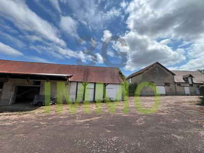 Propriété - 180 m² - 8 pièces