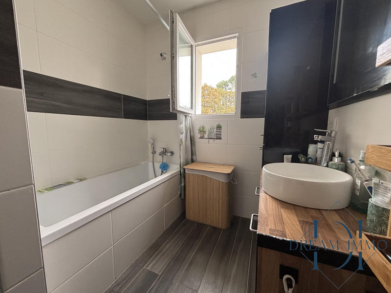 Maison - 101 m² - 4 pièces