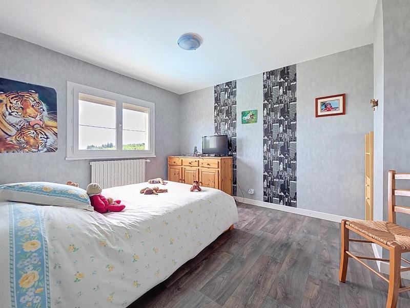 Maison - 240 m² - 6 pièces