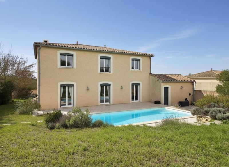 Propriété - 180 m² - 8 pièces