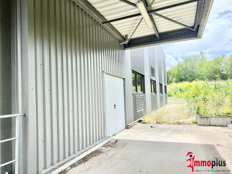 Local commercial - 1 400 m²