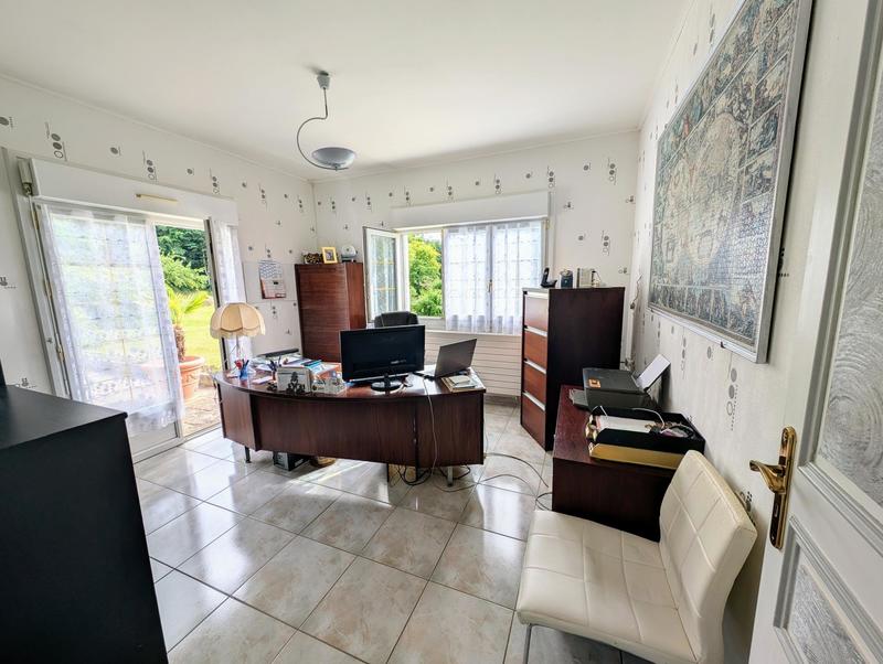 Propriété - 238 m² - 8 pièces