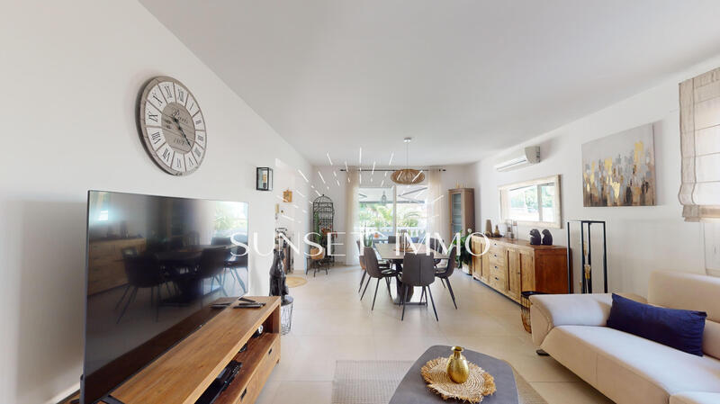 Maison - 140 m² - 5 pièces