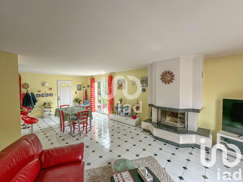 Maison - 180 m² - 5 pièces