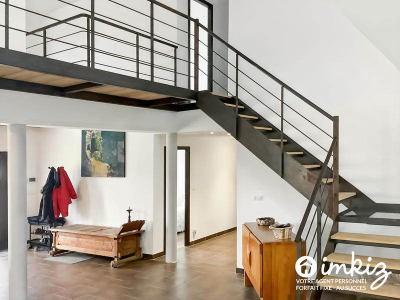 Maison - 235 m² - 7 pièces