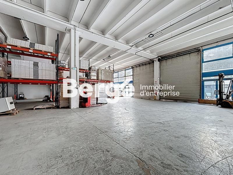 Local d'activités - 1 966 m²