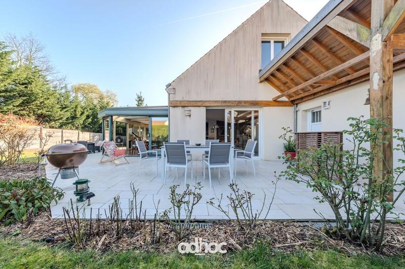 Maison traditionnelle - 190 m² - 7 pièces