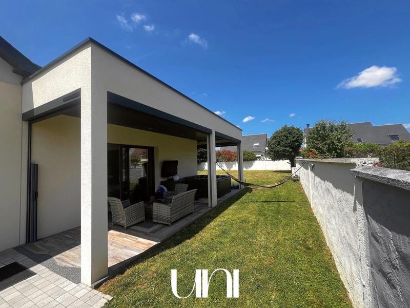 Maison - 206 m² - 6 pièces