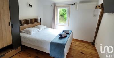 Maison - 260 m² - 11 pièces