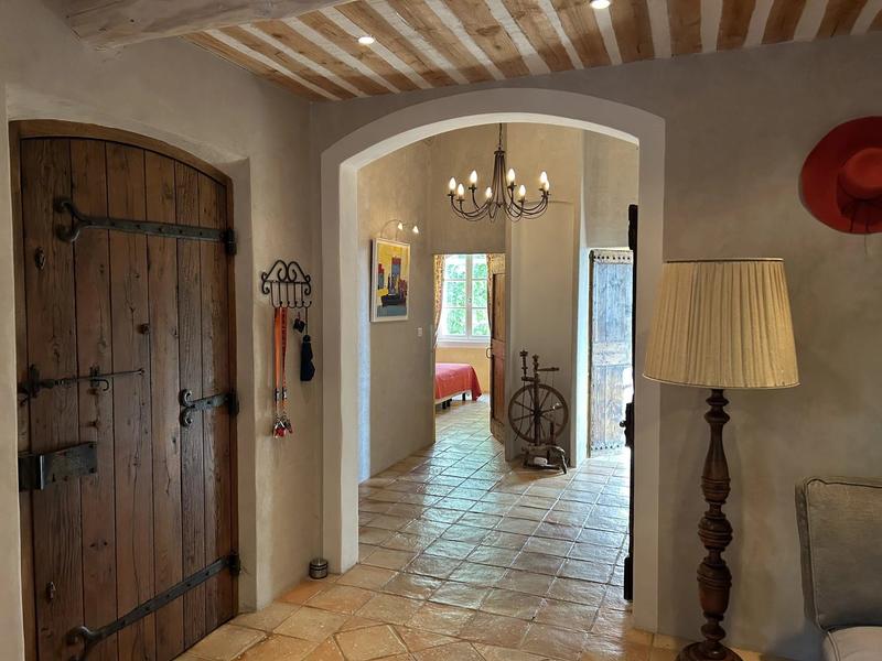 Maison - 218 m² - 6 pièces