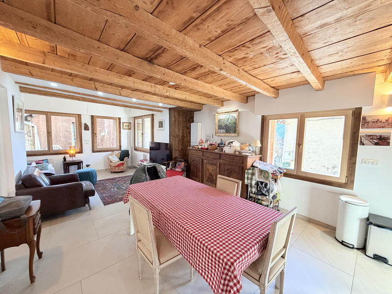 Maison - 324 m² - 5 pièces