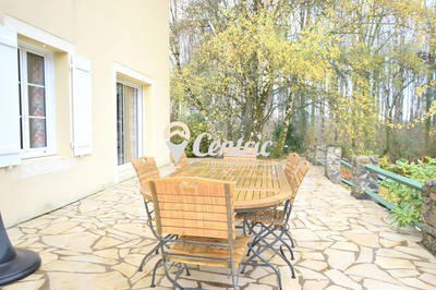 Maison - 144 m² - 5 pièces