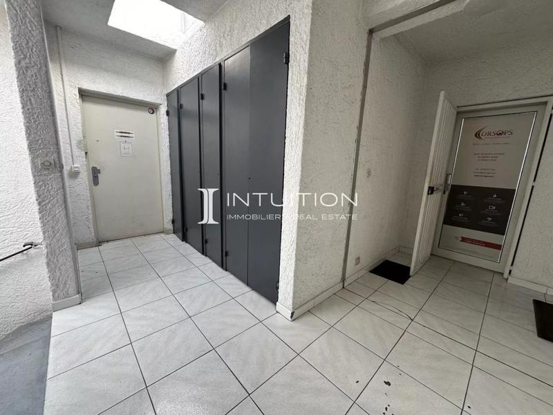 Local commercial - 78 m² - 4 pièces
