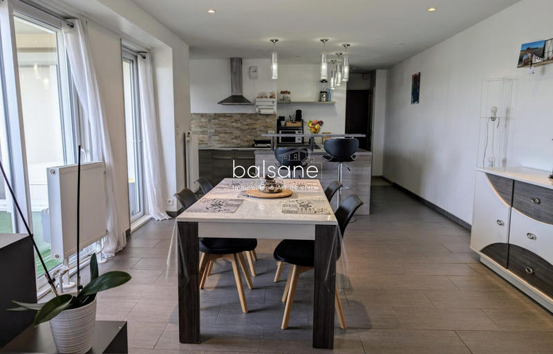 Appartement - 82 m² - 4 pièces