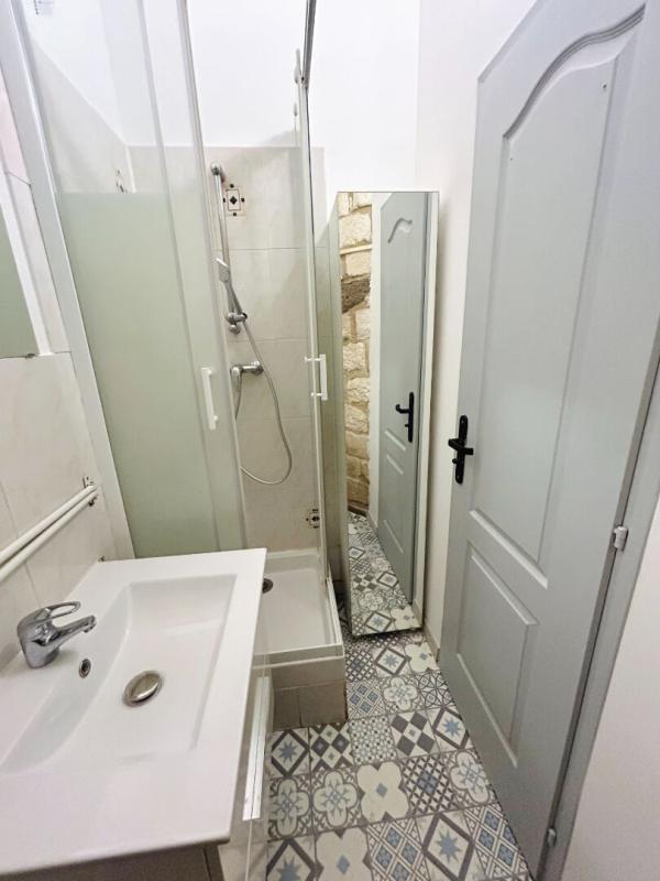 Studio - 13 m² - 1 pièce