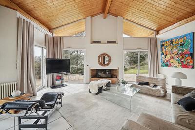 Maison - 222 m² - 8 pièces