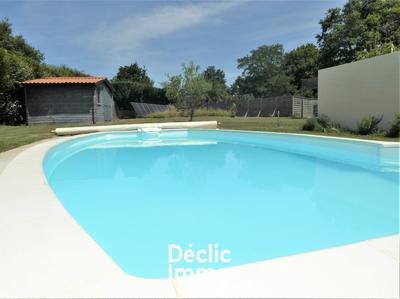 Maison - 140 m² - 8 pièces