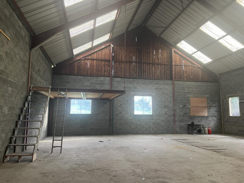 Local d'activités - 200 m²